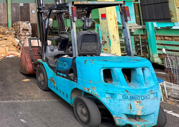 2.5tフォークリフト（3台）